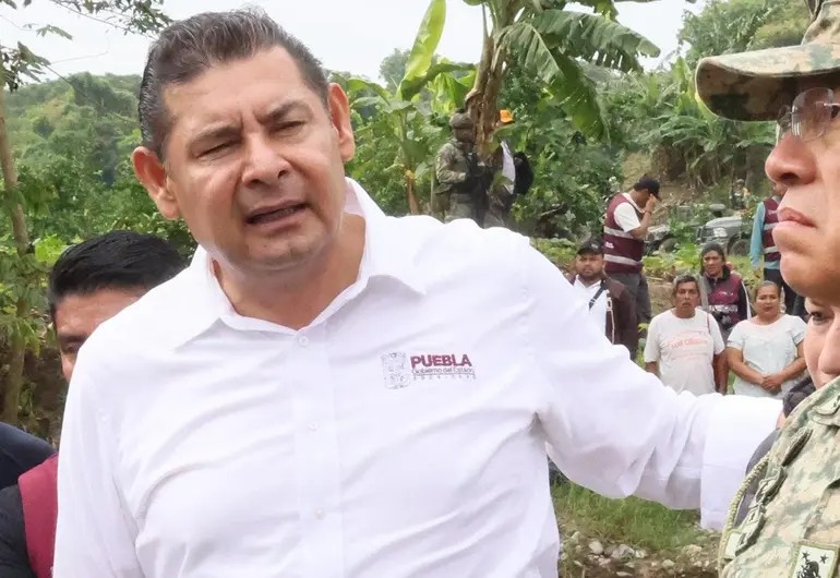 Gobernador de Puebla atiende emergencia tras desbordamiento del río Pantepec Gobernador de Puebla atiende emergencia tras desbordamiento del río Pantepec