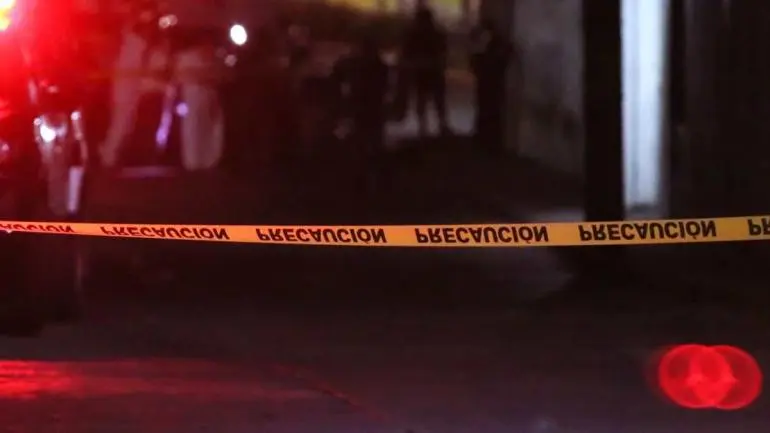 Mujer y hombre disparan contra policías y chocan dos patrullas en Álvaro Obregón Mujer y hombre disparan contra policías y chocan dos patrullas en Álvaro Obregón
