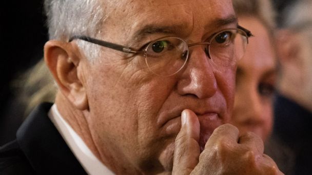 Exhiben caso Salinas Pliego: Grupo debe 74 mil mdp de impuestos, según gobierno Exhiben caso Salinas Pliego: Grupo debe 74 mil mdp de impuestos, según gobierno
