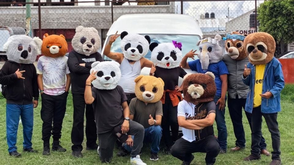 Asaltan al grupo musical veracruzano “Los Cumbiosos” en carretera en Puebla; les robaron todos sus instrumentos Asaltan al grupo musical veracruzano “Los Cumbiosos” en carretera en Puebla; les robaron todos sus instrumentos