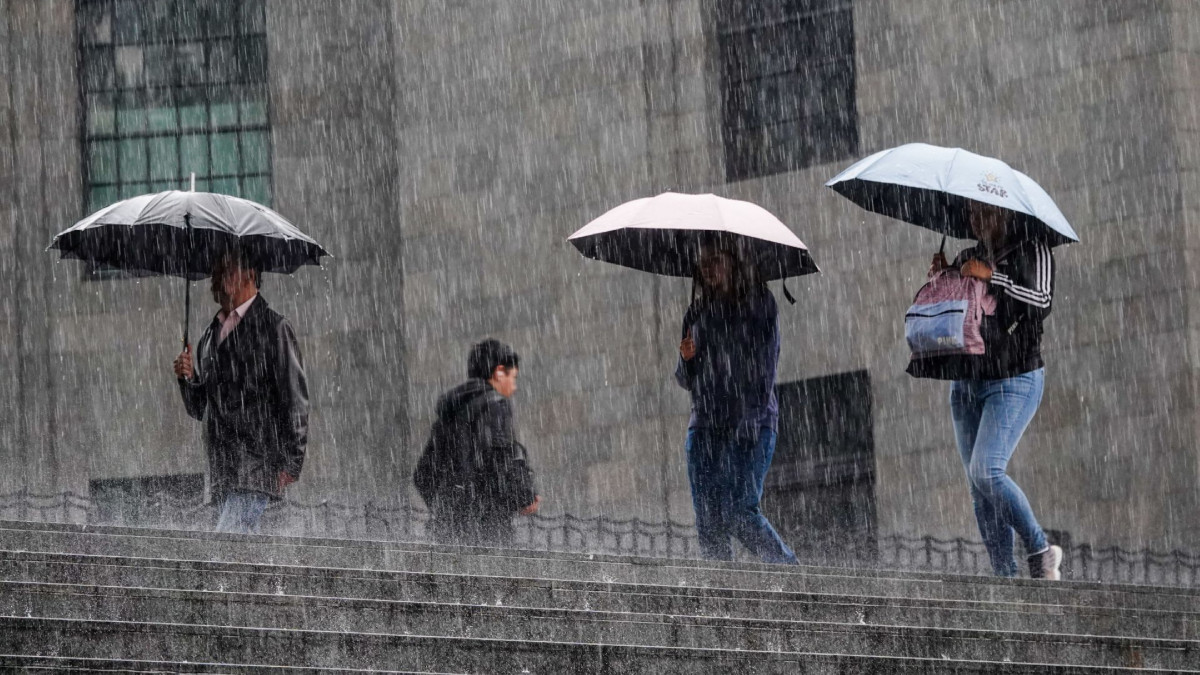 Nos encontramos en temporal de lluvias, calor extremo y viento fuerte en varios estados Nos encontramos en temporal de lluvias, calor extremo y viento fuerte en varios estados