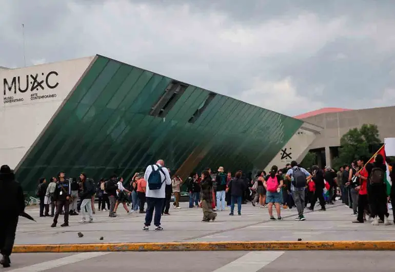 “Quemar libros es de fascistas”: Sheinbaum sobre violencia en la UNAM por marcha contra gentrificación “Quemar libros es de fascistas”: Sheinbaum sobre violencia en la UNAM por marcha contra gentrificación