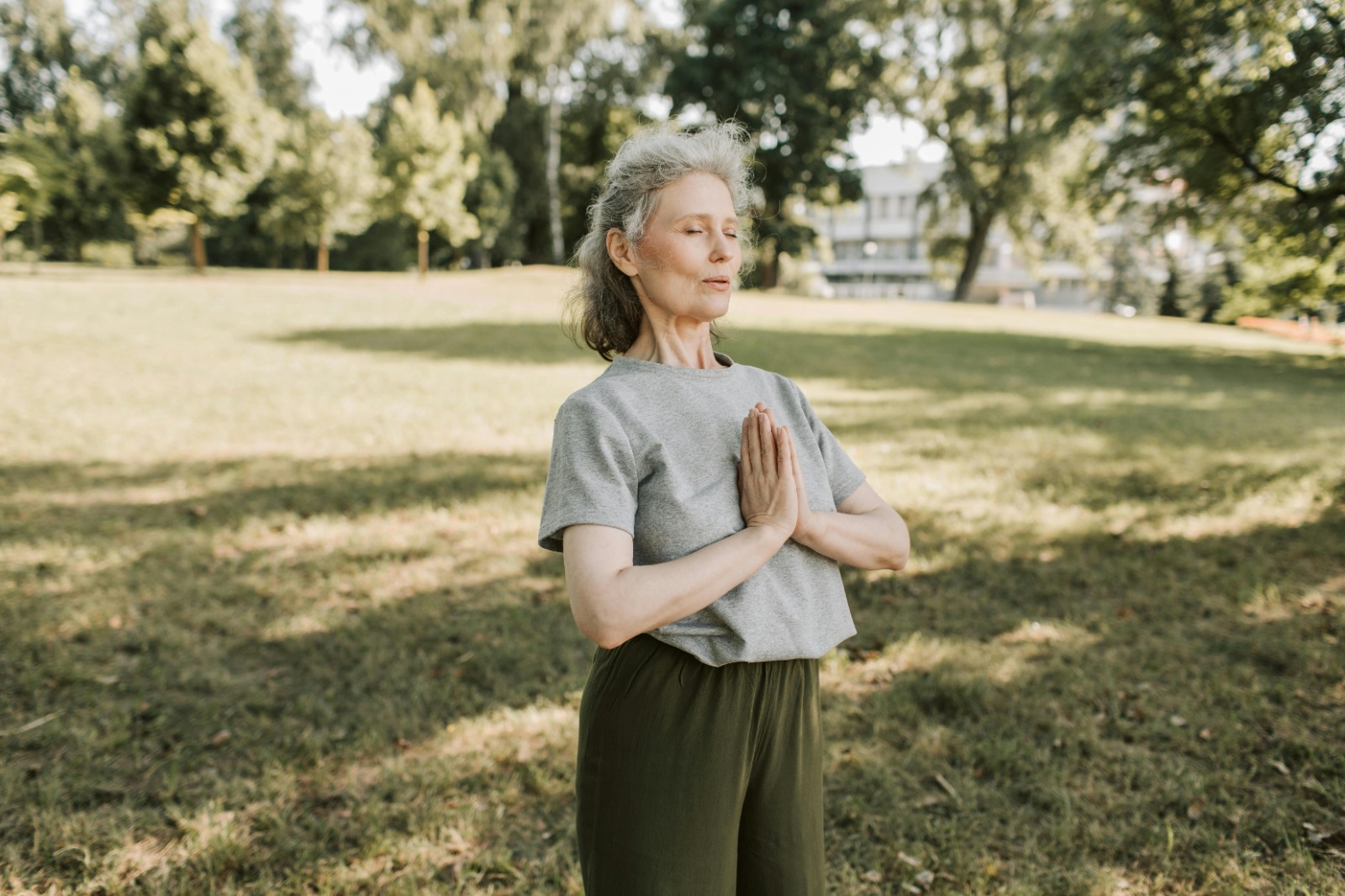 Abrazar la Plenitud: Prepararse para la Perimenopausia y la Menopausia Abrazar la Plenitud: Prepararse para la Perimenopausia y la Menopausia
