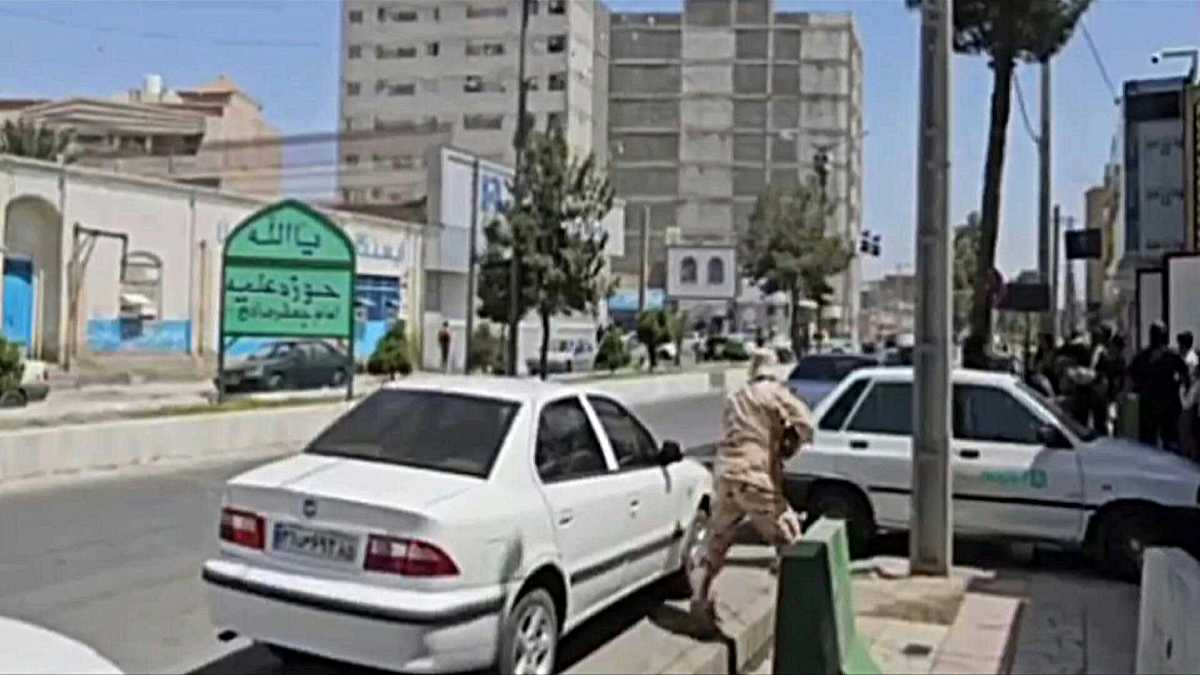 Ataque terrorista deja 6 muertos en edificio judicial de Irán Ataque terrorista deja 6 muertos en edificio judicial de Irán