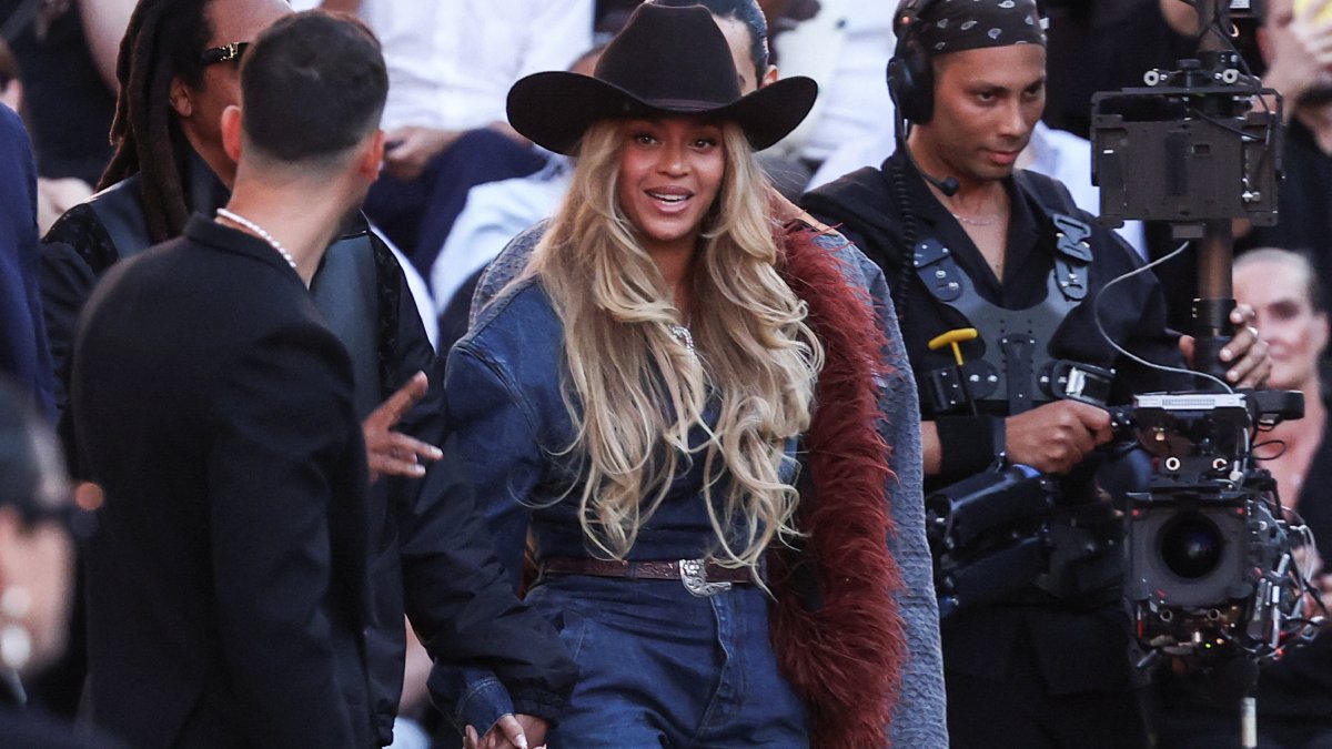 Roban música inédita de Beyoncé guardada en memorias USB que estaban dentro de un auto en EE.UU. Roban música inédita de Beyoncé guardada en memorias USB que estaban dentro de un auto en EE.UU.