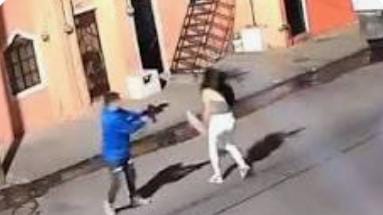 FEMINICIDIO EN GUADALAJARA: KARLA FUE ASESINADA POR SU EX PAREJA A PLENA LUZ DEL DÍA FEMINICIDIO EN GUADALAJARA: KARLA FUE ASESINADA POR SU EX PAREJA A PLENA LUZ DEL DÍA