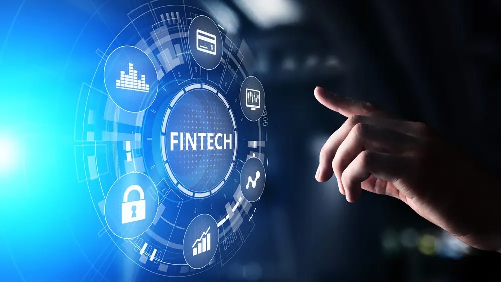 INVERTIR SIN COMPLICACIONES: EL NUEVO ROSTRO DE LAS FINANZAS PERSONALES INVERTIR SIN COMPLICACIONES: EL NUEVO ROSTRO DE LAS FINANZAS PERSONALES