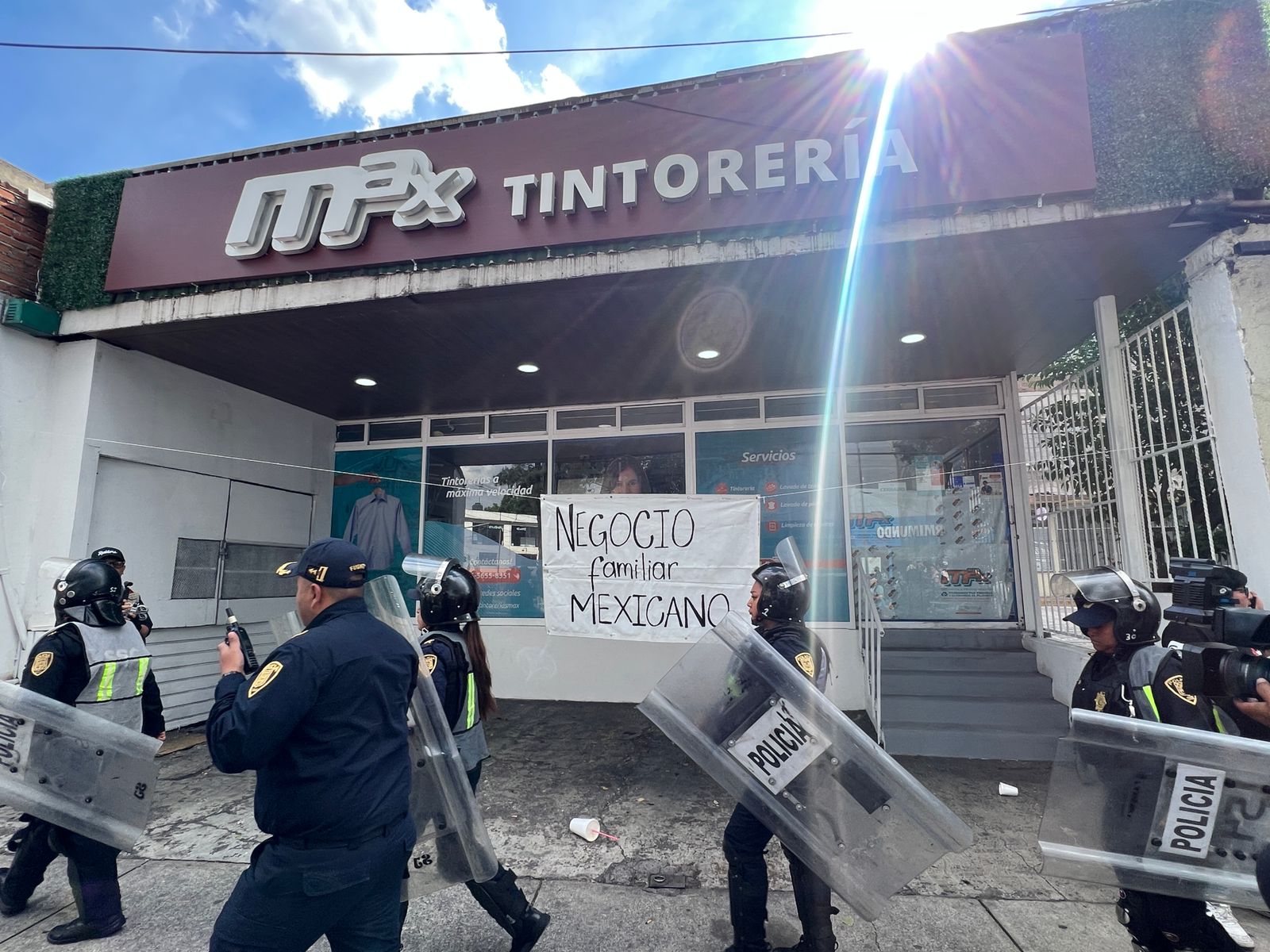 Protesta contra gentrificación termina en destrozos Protesta contra gentrificación termina en destrozos
