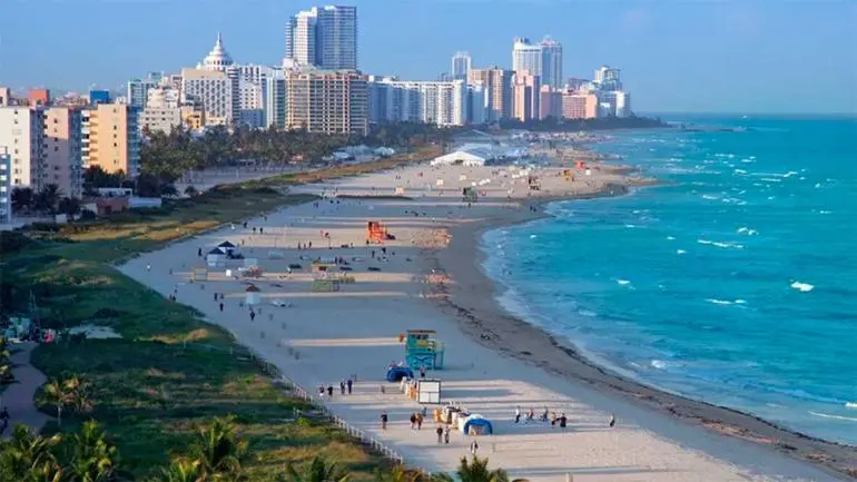 Alerta en EU por bacteria marina carnívora, cobra 4 vidas en playas de Florida Alerta en EU por bacteria marina carnívora, cobra 4 vidas en playas de Florida