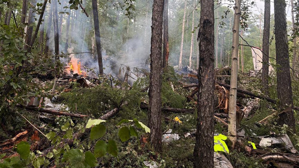 Hallan restos de avión desaparecido en Rusia; no hay sobrevivientes Hallan restos de avión desaparecido en Rusia; no hay sobrevivientes