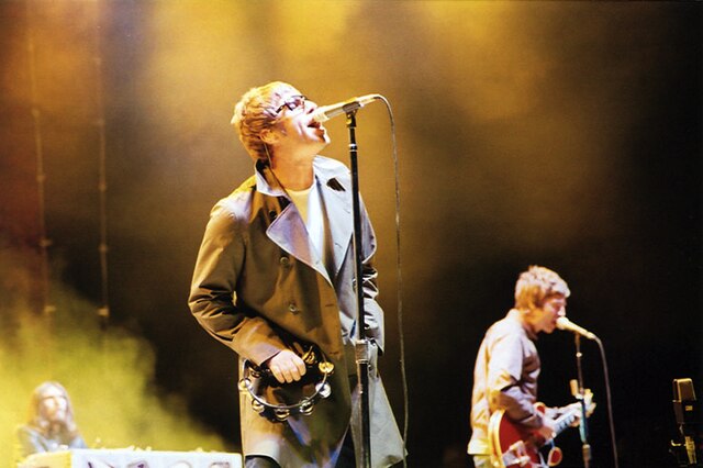 Cantante de Oasis arremete contra ayuntamiento de Edimburgo por criticar a sus fans Cantante de Oasis arremete contra ayuntamiento de Edimburgo por criticar a sus fans
