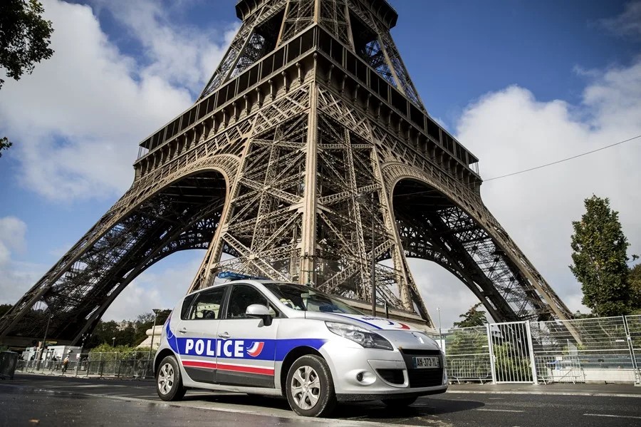 Imputados dos menores en Francia por preparar atentados contra la torre Eiffel y sinagogas Imputados dos menores en Francia por preparar atentados contra la torre Eiffel y sinagogas