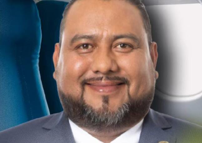 DIPUTADO DE MORENA VOTA EN PLENO VUELO Y DETONÓ LA POLÉMICA DIPUTADO DE MORENA VOTA EN PLENO VUELO Y DETONÓ LA POLÉMICA