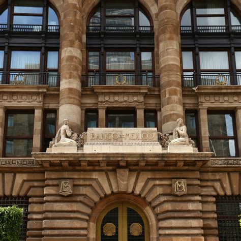 Banxico redujo la tasa de interés a 7.75 %, su nivel más bajo en tres años