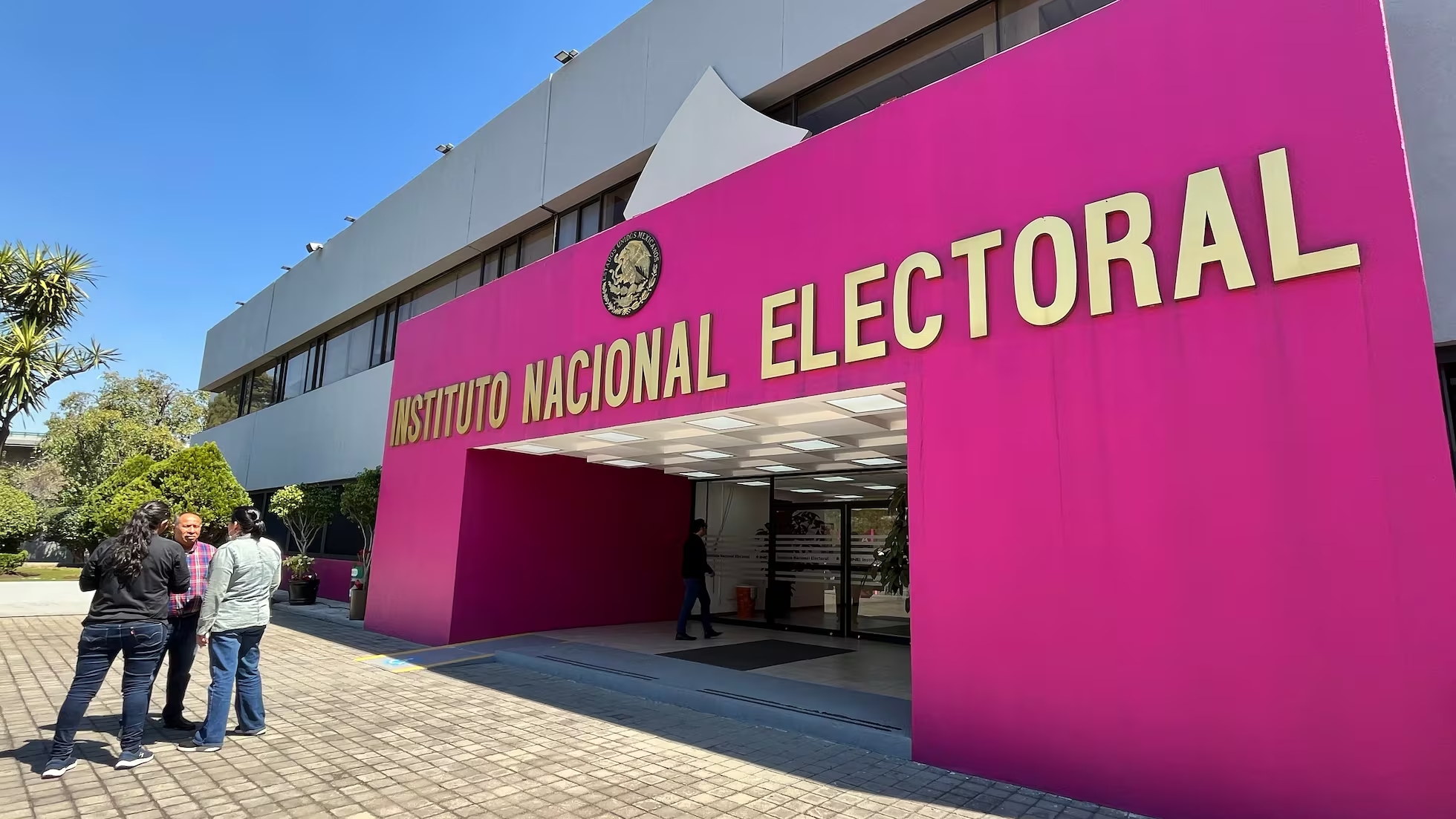 Polémica entre el INE y el Tribunal Electoral por cancelación de 28 magistraturas
