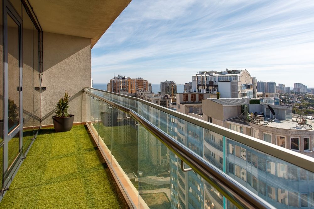 Pasto sintético: el secreto para una terraza moderna y funcional Pasto sintético: el secreto para una terraza moderna y funcional