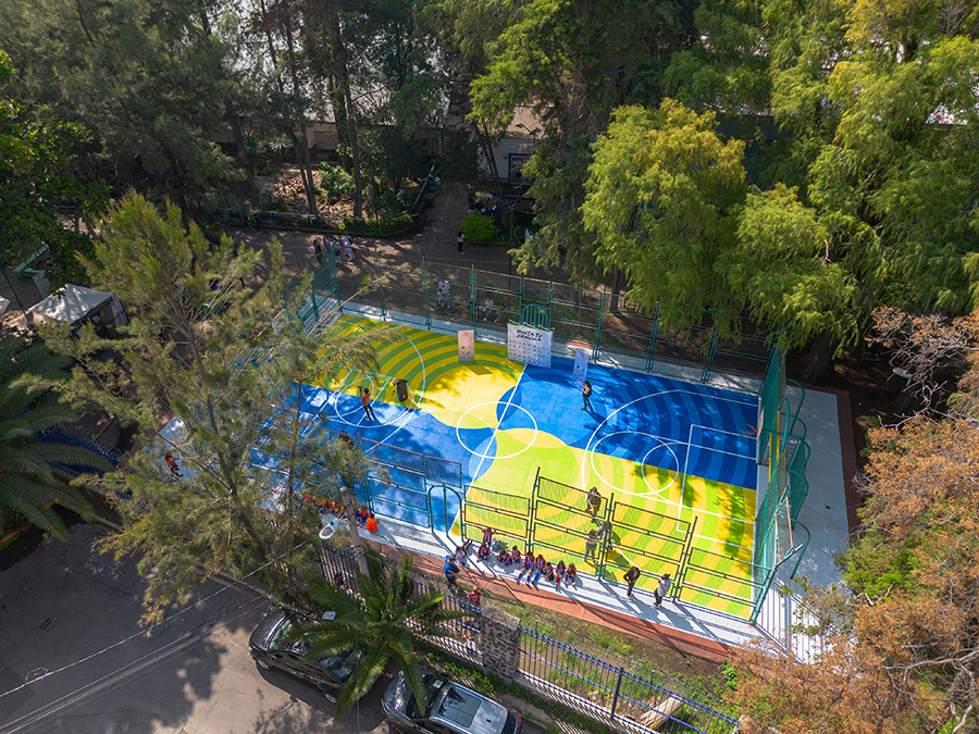 De parques olvidados a lugares de juego y cuidado: un modelo que cambia la ciudad De parques olvidados a lugares de juego y cuidado: un modelo que cambia la ciudad