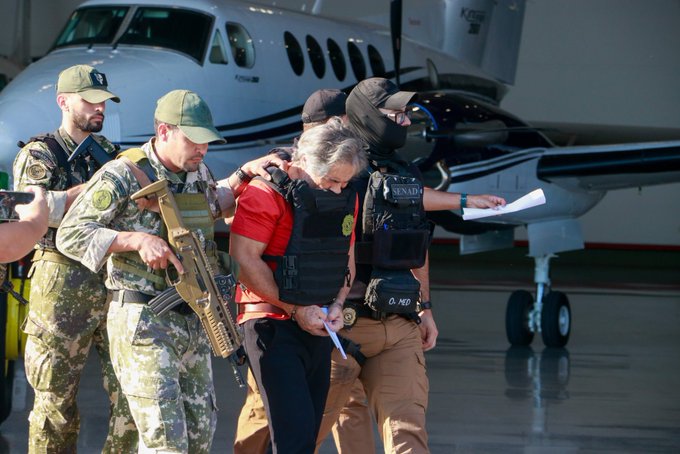 Llega el líder de “La Barredora” a México luego de más de 20 horas de su expulsión de Paraguay Llega el líder de “La Barredora” a México luego de más de 20 horas de su expulsión de Paraguay