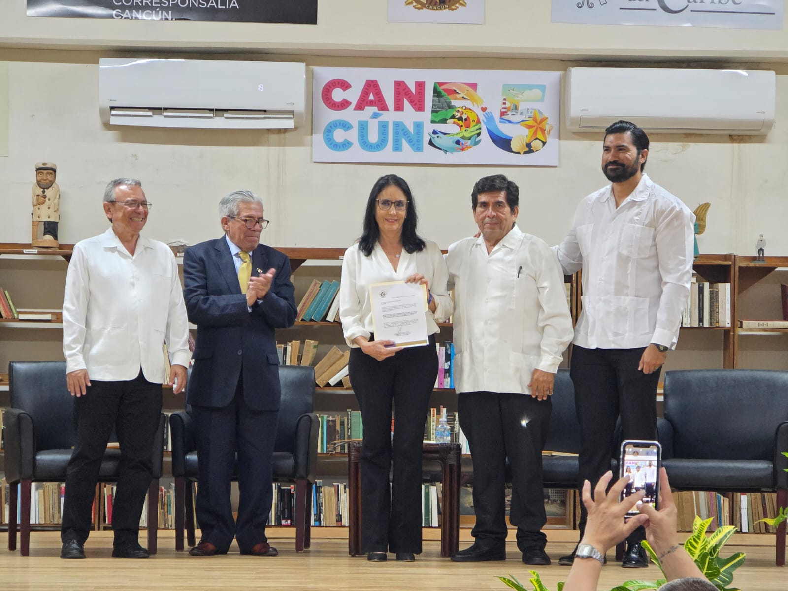 Quintana Roo fortalece su vida democrática con la toma de protesta del Comité Ejecutivo Estatal de la Fundación por la Defensa de la Democracia Mexicana Quintana Roo fortalece su vida democrática con la toma de protesta del Comité Ejecutivo Estatal de la Fundación por la Defensa de la Democracia Mexicana