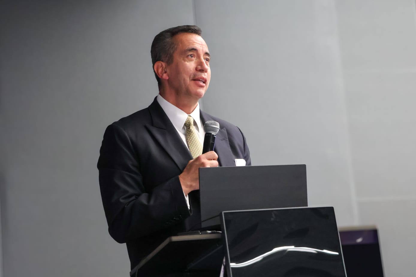 Actinver presenta Eterno optimista bursátil, quinto título de la Biblioteca Actinver-SNX Actinver presenta Eterno optimista bursátil, quinto título de la Biblioteca Actinver-SNX