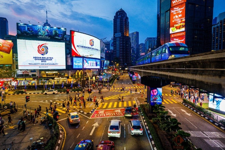 Malasia amplía las comunicaciones seguras de BlackBerry para las cumbres 46.ª y 47.ª de la ASEAN Malasia amplía las comunicaciones seguras de BlackBerry para las cumbres 46.ª y 47.ª de la ASEAN