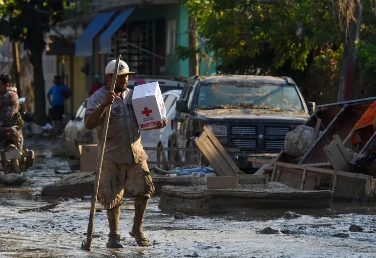 Van 79 muertos por lluvias en México; llegan a todas las comunidades incomunicadas Van 79 muertos por lluvias en México; llegan a todas las comunidades incomunicadas