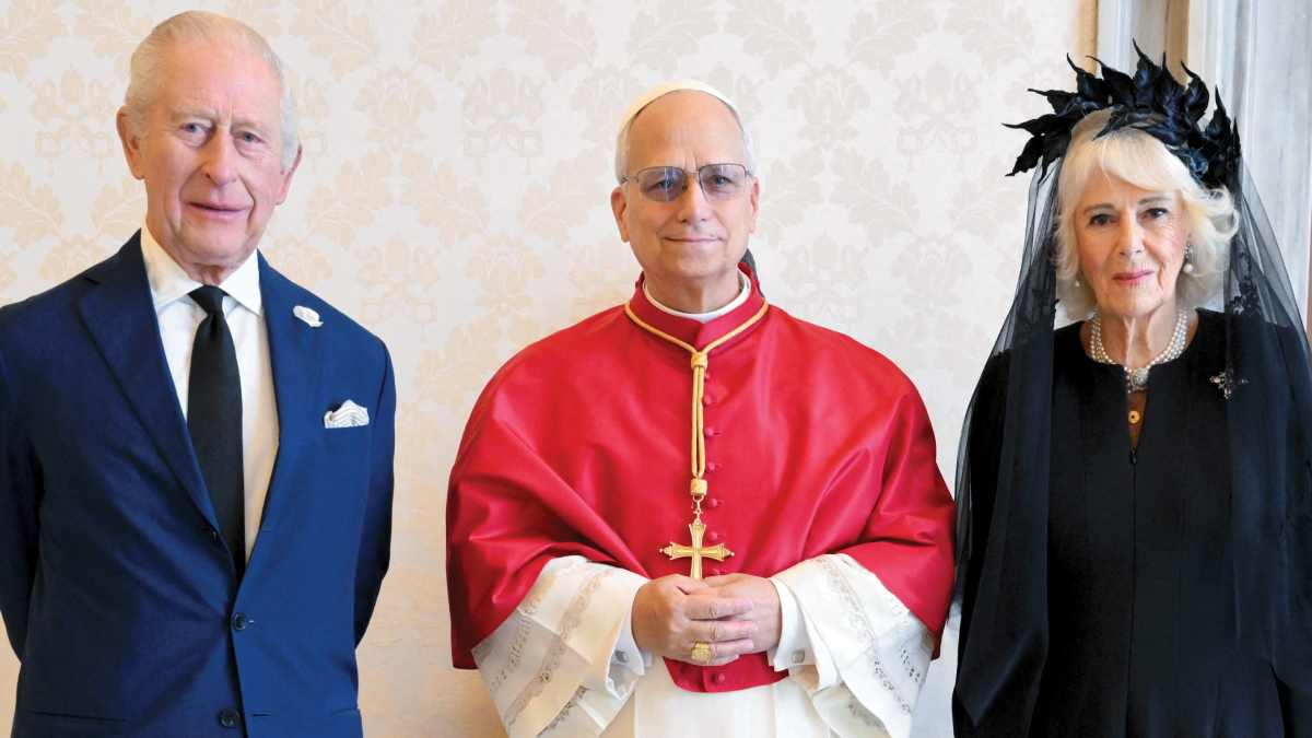 El Rey Carlos III y el Papa León XIV hacen historia, rezan juntos en el Vaticano El Rey Carlos III y el Papa León XIV hacen historia, rezan juntos en el Vaticano