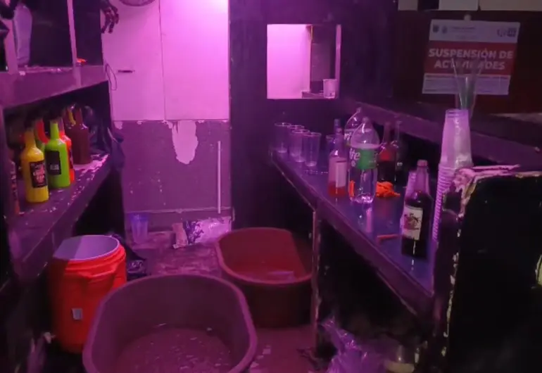 Hallan indicios de trata de personas por fiesta clandestina en la Juárez, CDMX Hallan indicios de trata de personas por fiesta clandestina en la Juárez, CDMX