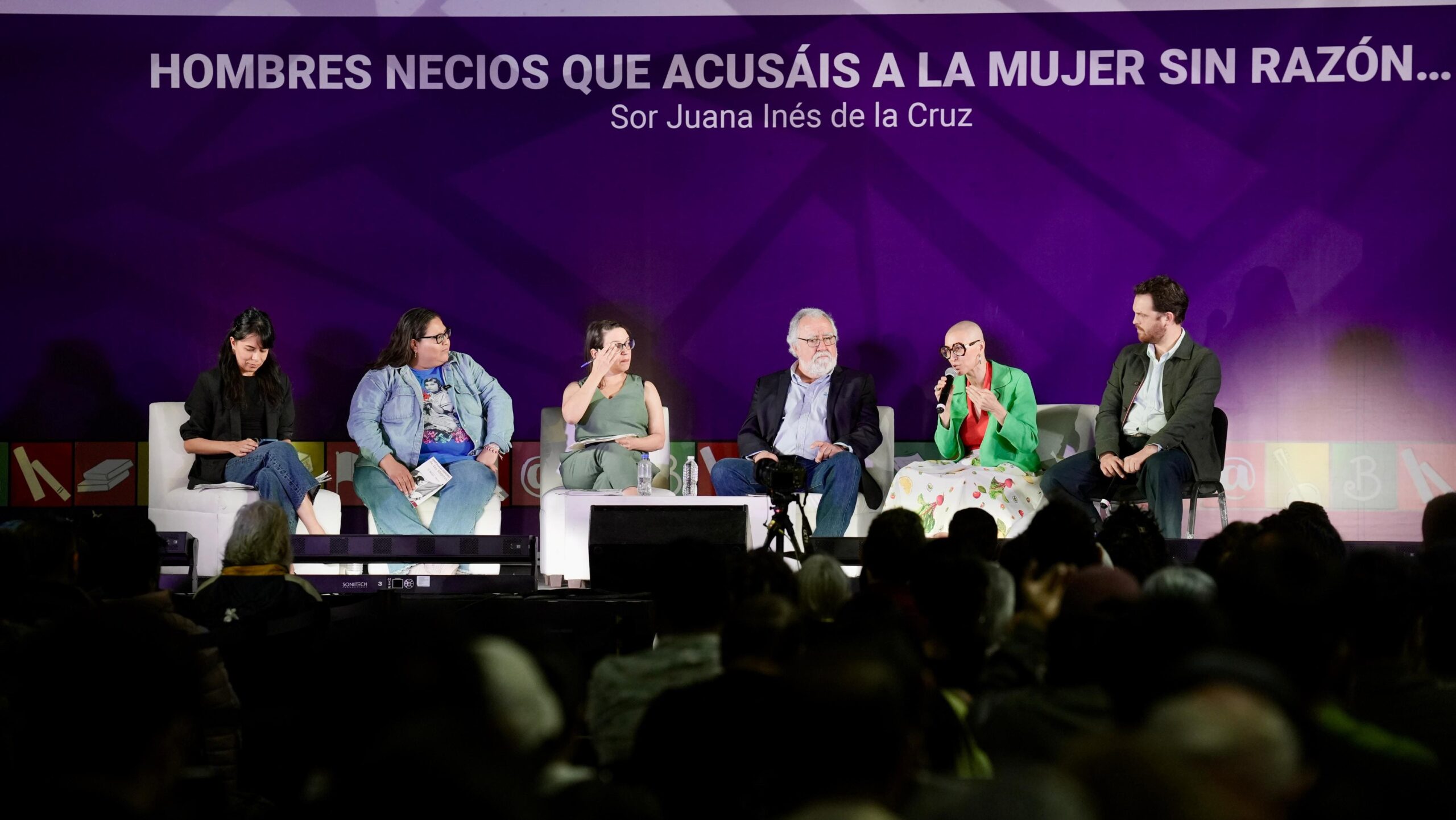 Más de 1.3 millones de asistentes disfrutaron la XXV Feria Internacional del Libro en el Zócalo de la Ciudad de México. Más de 1.3 millones de asistentes disfrutaron la XXV Feria Internacional del Libro en el Zócalo de la Ciudad de México.