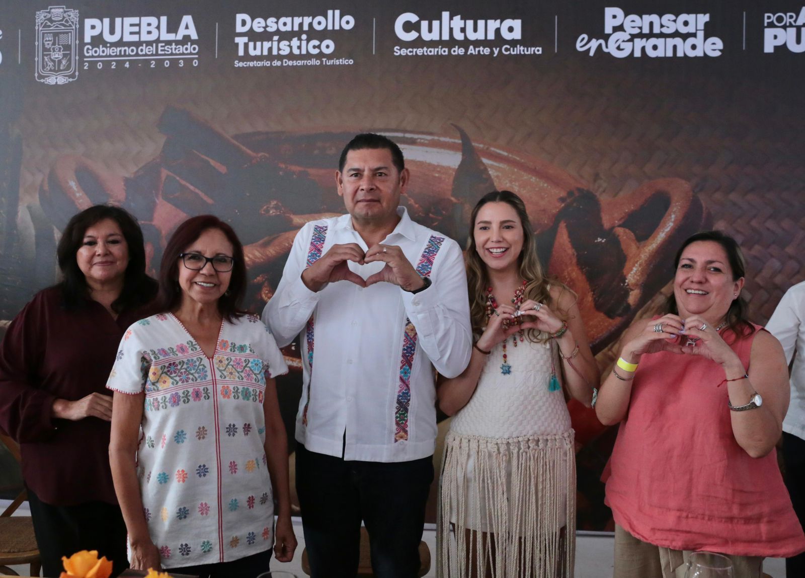 La secretaria de desarrollo Turistico de puebla, Inauguran la Temporada de Mole de Caderas 2025 en Tehuacán La secretaria de desarrollo Turistico de puebla, Inauguran la Temporada de Mole de Caderas 2025 en Tehuacán