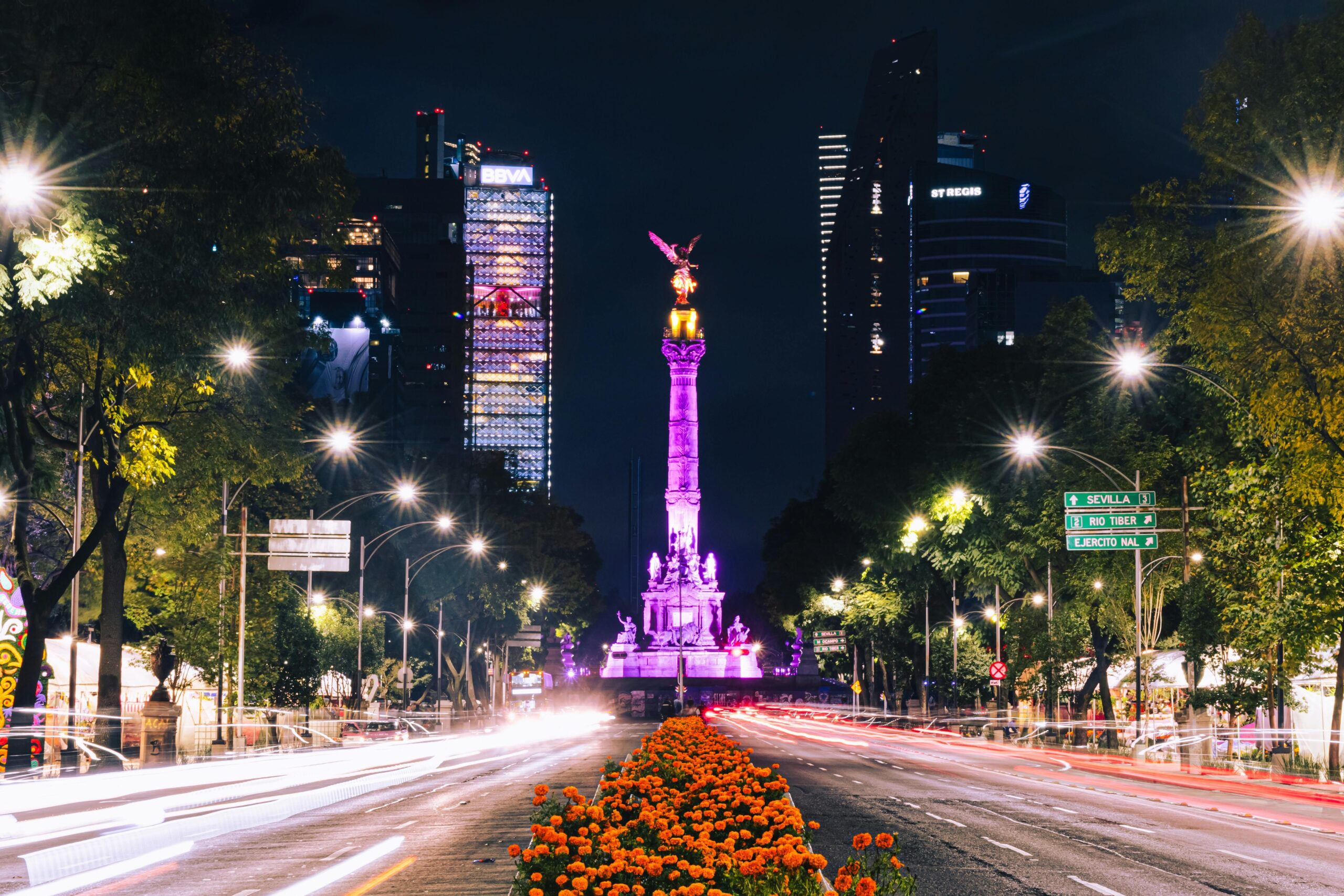Octubre cultural: La Feria del Libro del Zócalo da inicio a un mes lleno de arte y literatura en la CDMX Octubre cultural: La Feria del Libro del Zócalo da inicio a un mes lleno de arte y literatura en la CDMX