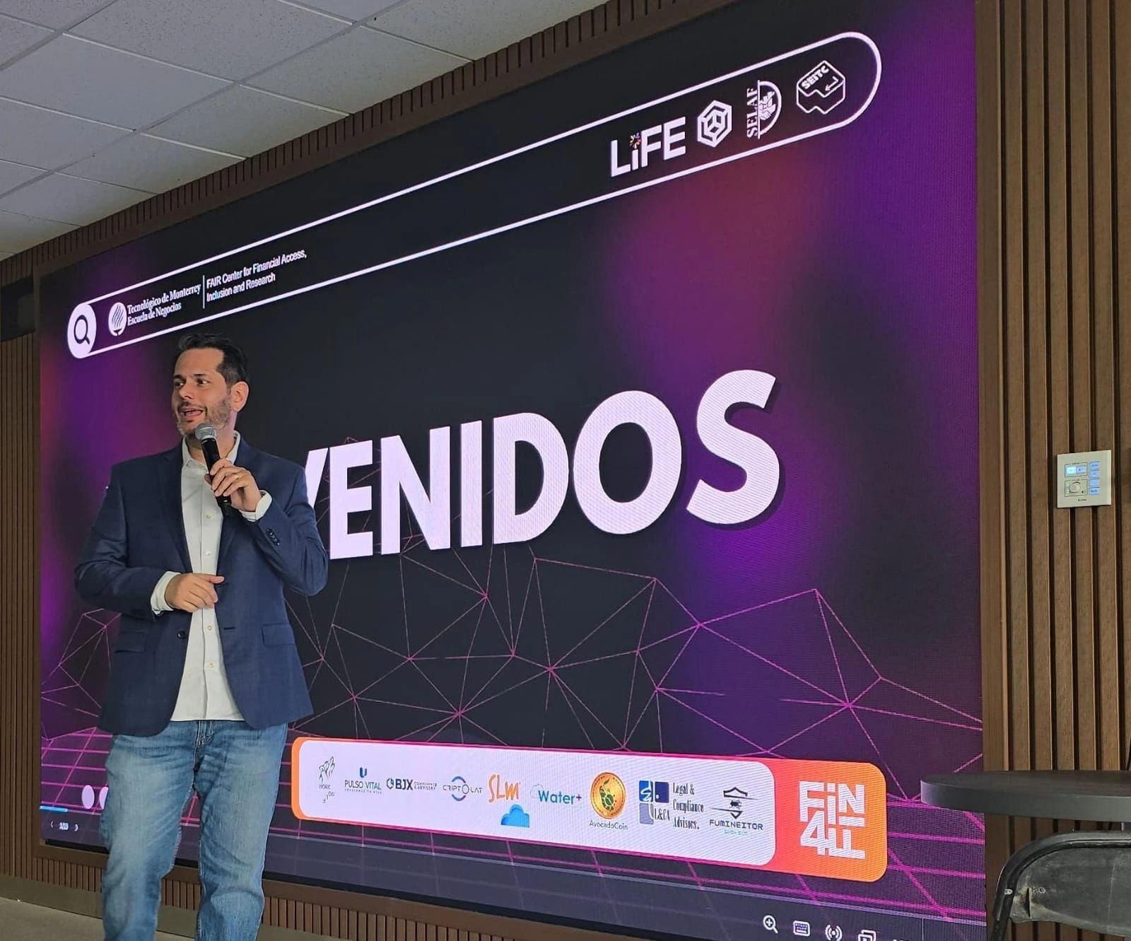 Gonzalo Araújo y SLM impulsan la innovación y la inclusión financiera junto al Tecnológico de Monterrey Gonzalo Araújo y SLM impulsan la innovación y la inclusión financiera junto al Tecnológico de Monterrey