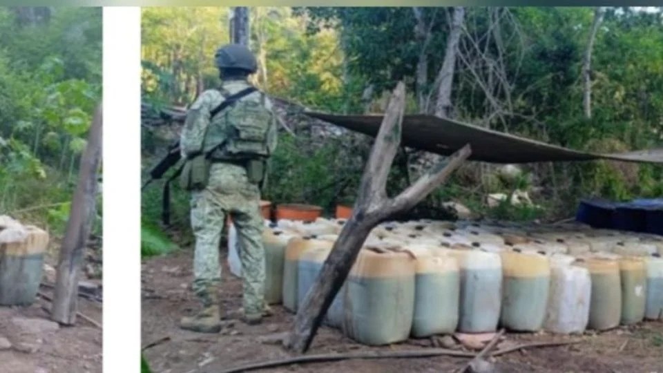 Desmantelan en Culiacán almacén de sustancias químicas para la elaboración de drogas Desmantelan en Culiacán almacén de sustancias químicas para la elaboración de drogas