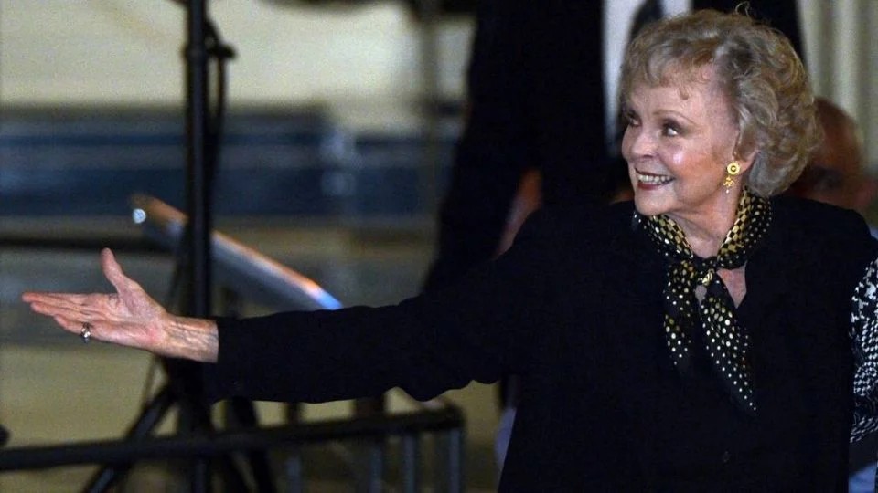 Muere a los 100 años June Lockhart, actriz de “Lassie” y “Perdidos en el espacio” Muere a los 100 años June Lockhart, actriz de “Lassie” y “Perdidos en el espacio”