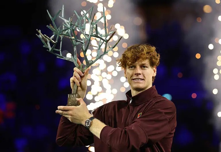 Jannik Sinner conquista París y vuelve a la cima de la ATP