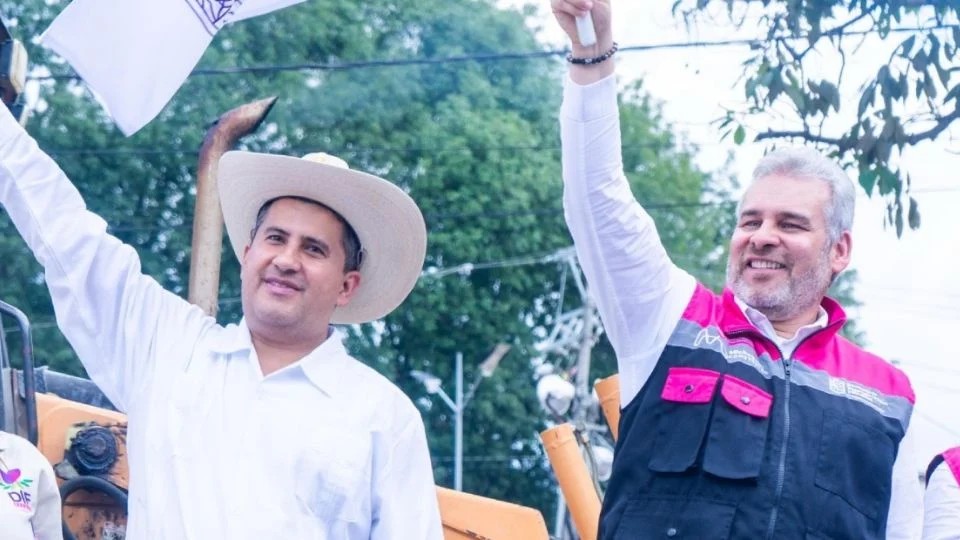 Asesinato de Carlos Manzo ocurrió pese a llamados de apoyo a Sheinbaum y tras críticas a Bedolla Asesinato de Carlos Manzo ocurrió pese a llamados de apoyo a Sheinbaum y tras críticas a Bedolla